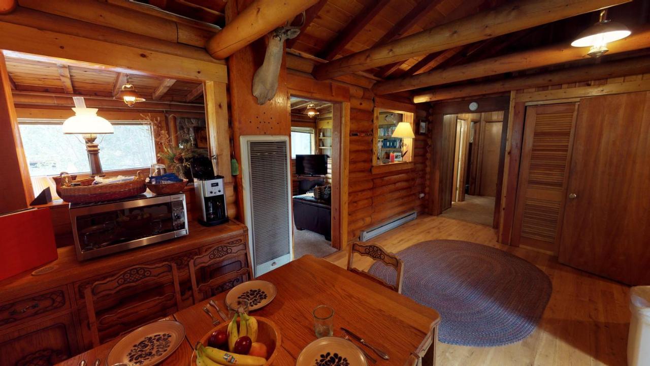 Bear Bait Cabin In Upper Valley With High Speed Wifi Ред-Рівер Екстер'єр фото