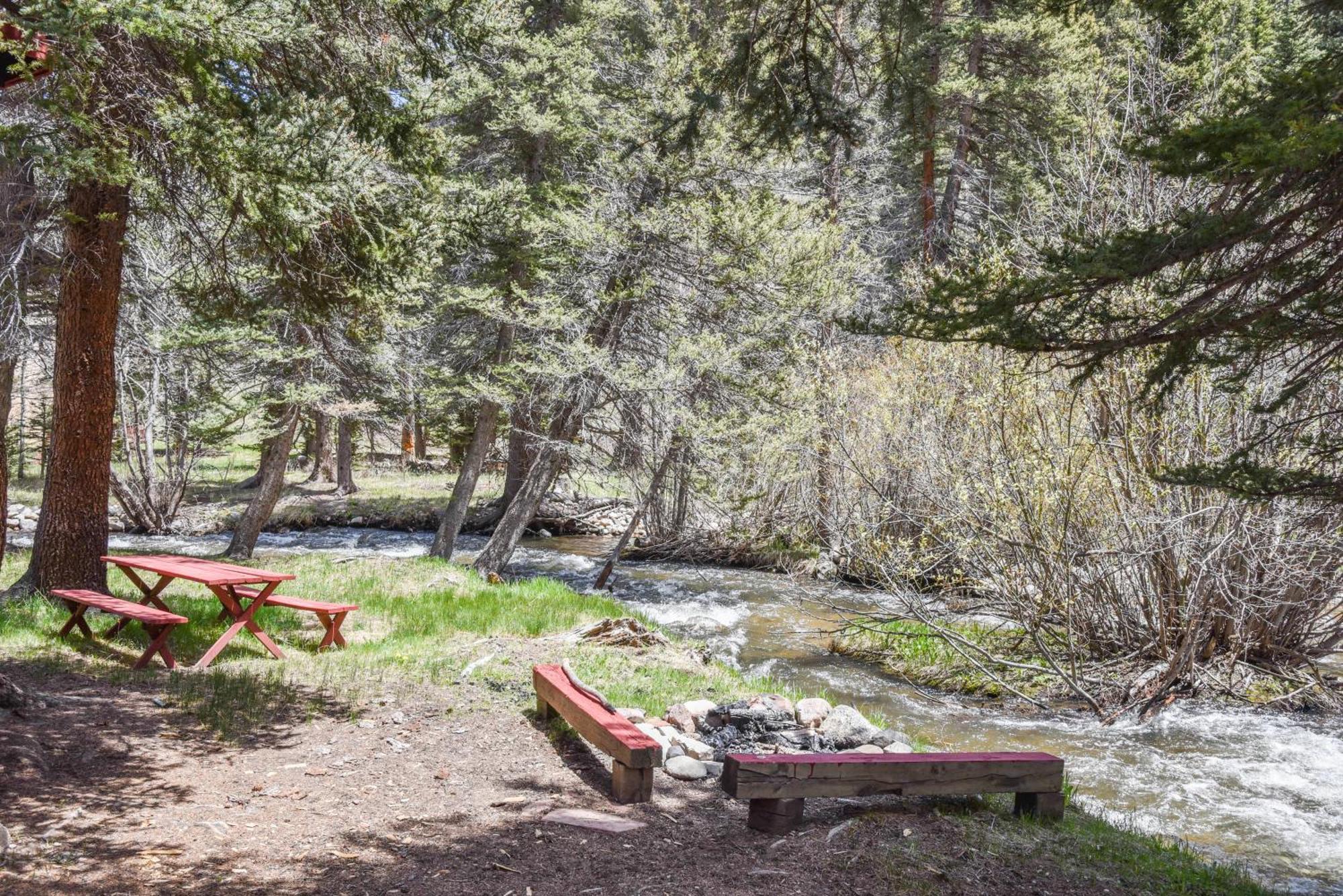 Bear Bait Cabin In Upper Valley With High Speed Wifi Ред-Рівер Екстер'єр фото